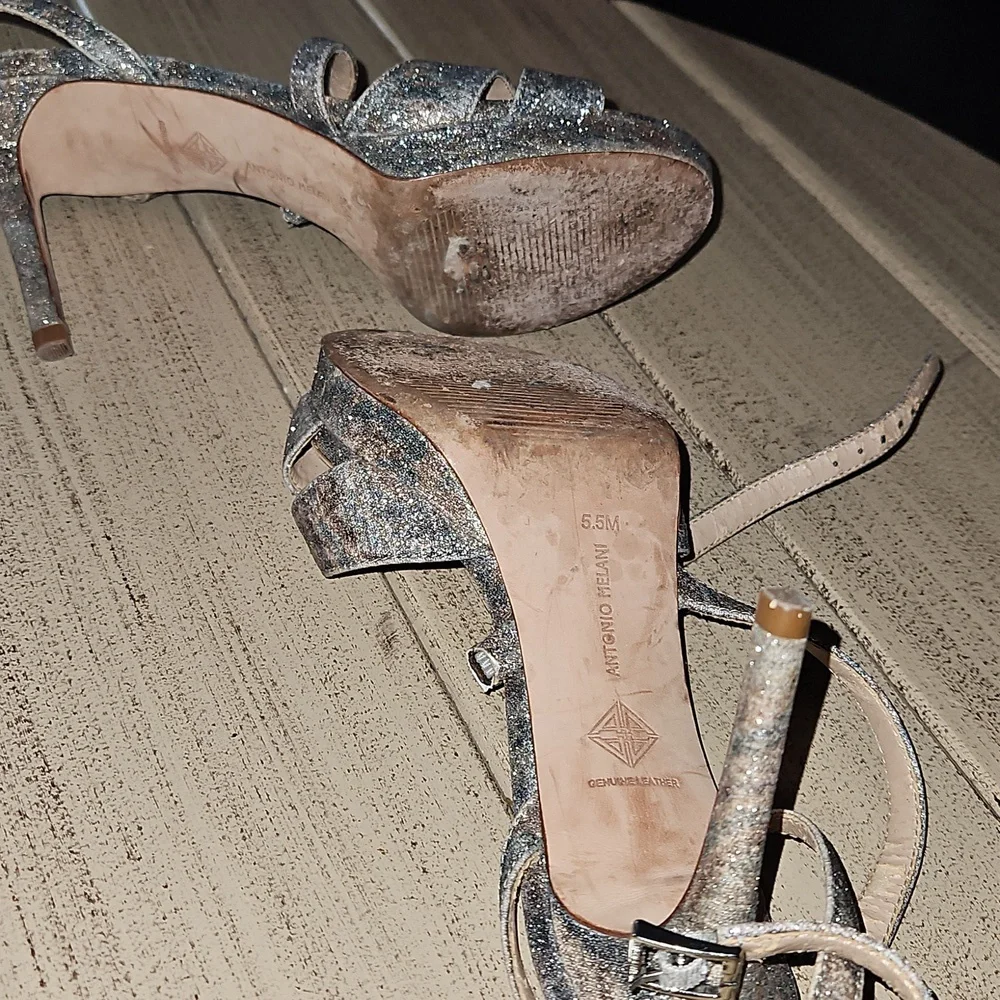 Shoes - Picture 6 of 8